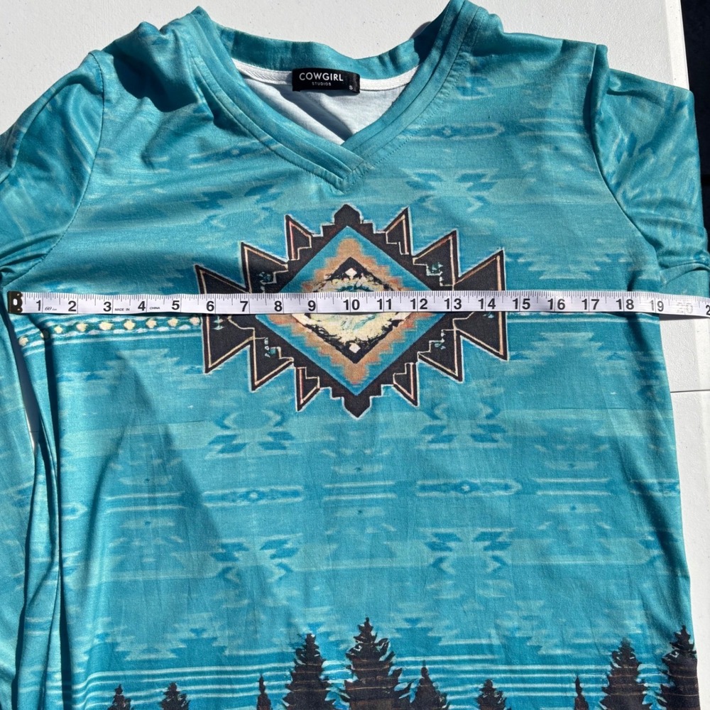 Cowgirl Studios Long Sleeve Top Women S Turquoise Southwestern Graphic - Picture 4 of 12